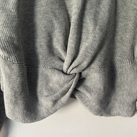 S Express Cut Out Shoulder Sweater - Picture 3 of 8